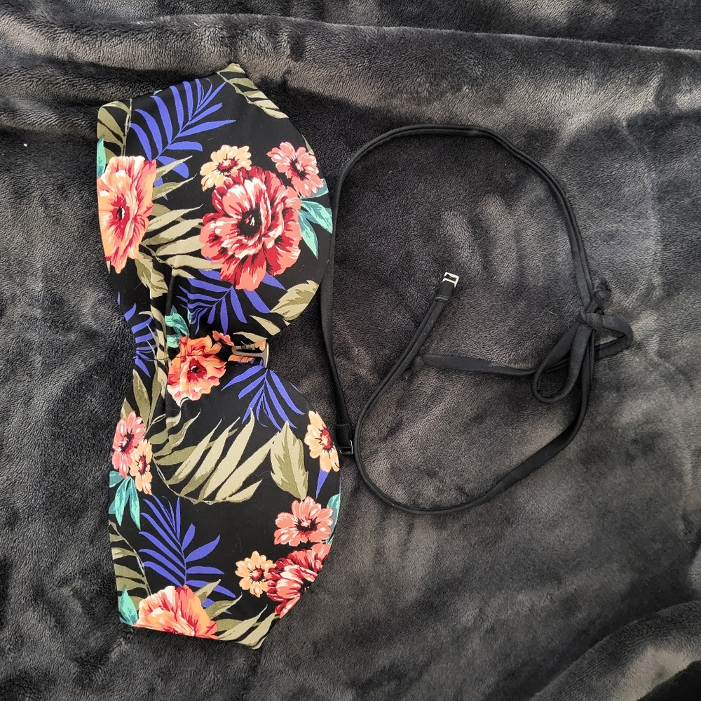 Hollister bikini top